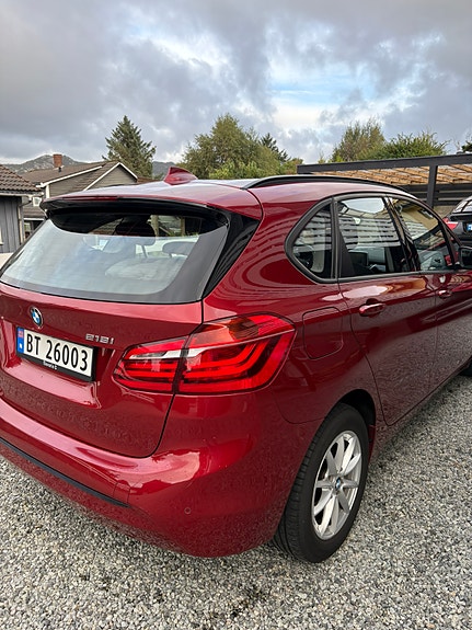 BMW 218i 7 of 24