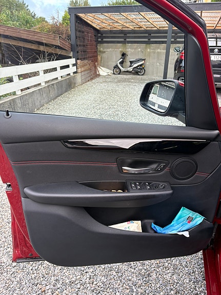 BMW 218i 14 of 24