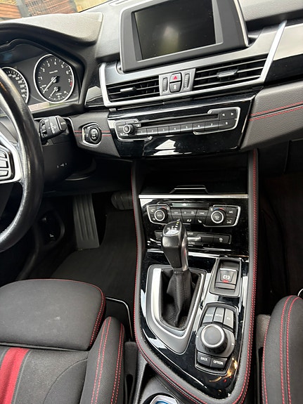 BMW 218i 13 of 24