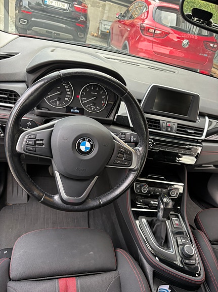 BMW 218i 16 of 24
