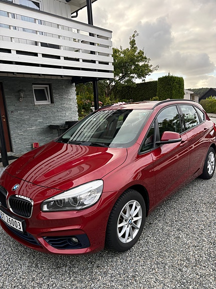 BMW 218i 3 of 24