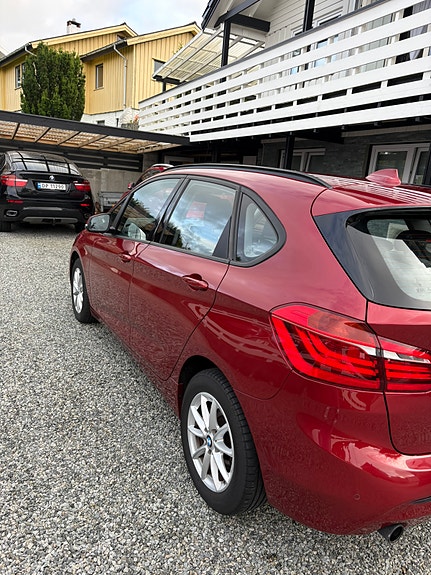 BMW 218i 5 of 24