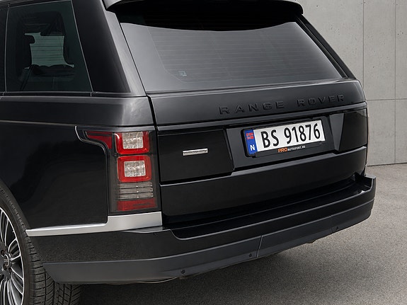 Land Rover Range Rover 16 of 30