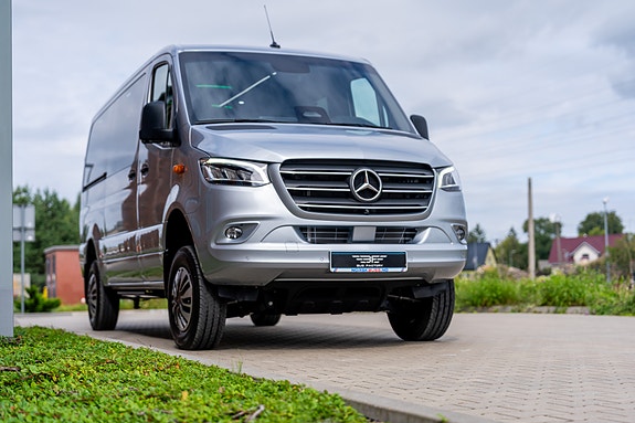 Mercedes-Benz Sprinter 319  4x4   9 seter Godkjent for 2 rullestoler 2027 **klar for påbygg ** Pris kr 1159000+mva 2 of 30