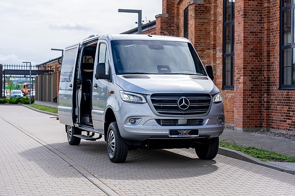 Mercedes-Benz Sprinter 319  4x4   9 seter Godkjent for 2 rullestoler 2027 **klar for påbygg ** Pris kr 1159000+mva 9 of 30