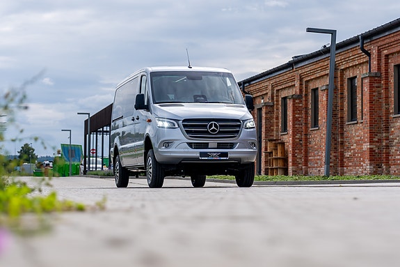 Mercedes-Benz Sprinter 319  4x4   9 seter Godkjent for 2 rullestoler 2027 **klar for påbygg ** Pris kr 1159000+mva 3 of 30