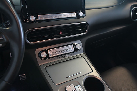 Hyundai Kona 26 of 30