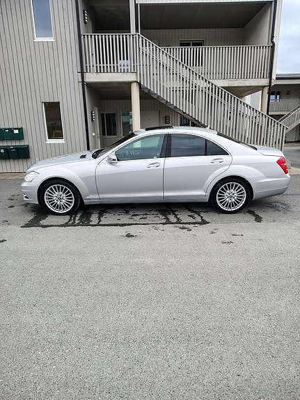 Mercedes-Benz S350 d 2 of 30