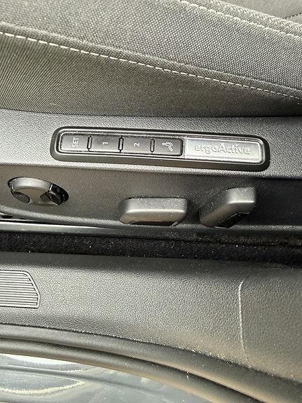 Volkswagen Golf VIII 28 of 28