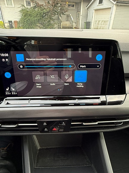 Volkswagen Golf VIII 18 of 28