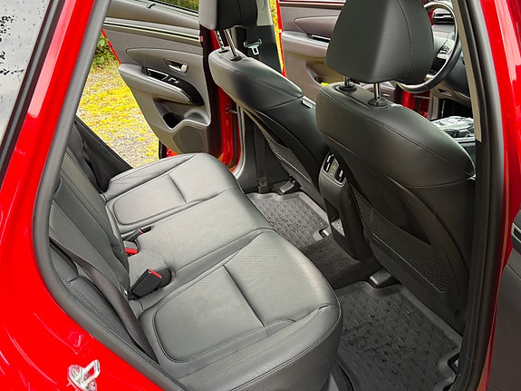 Hyundai Tucson 30 of 30