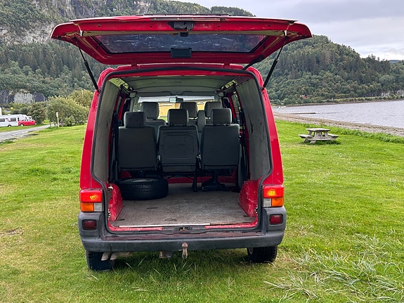 Volkswagen Transporter 8 of 16