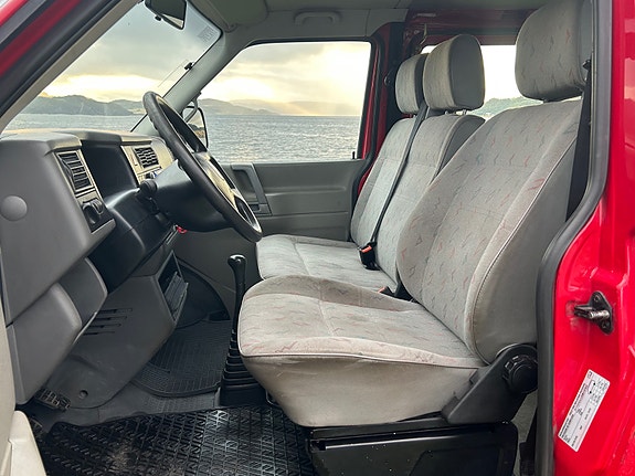 Volkswagen Transporter 11 of 16