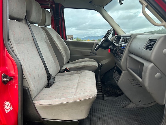 Volkswagen Transporter 10 of 16
