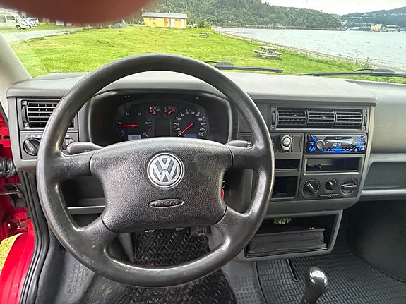 Volkswagen Transporter 12 of 16