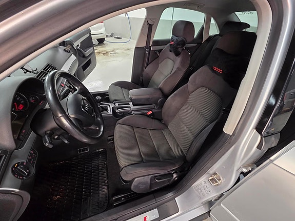 Audi A4 6 of 16