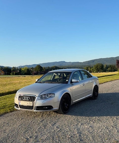 Audi A4 10 of 16