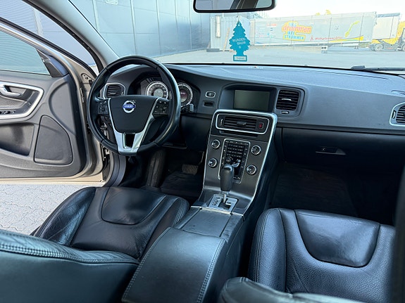 Volvo S60 21 of 30