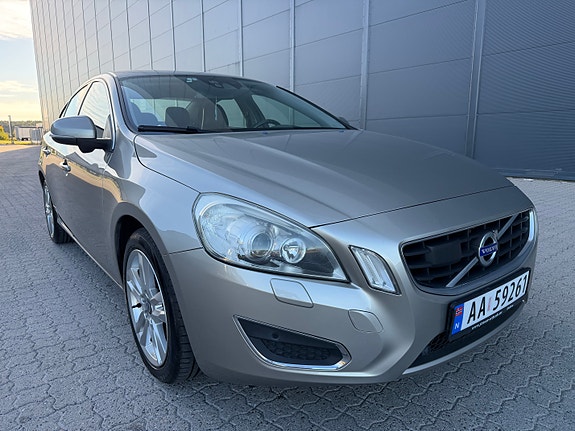Volvo S60 2 of 30
