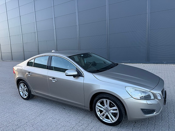 Volvo S60 3 of 30