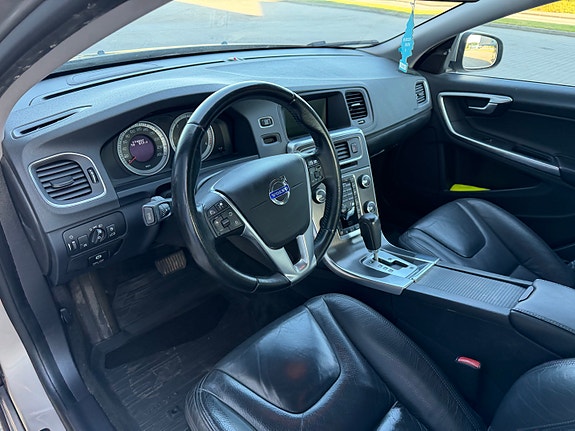 Volvo S60 15 of 30