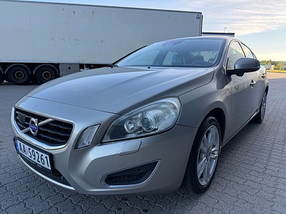 Volvo S60 5 of 30