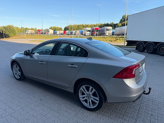 Volvo S60 11 of 30