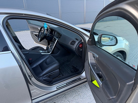 Volvo S60 22 of 30