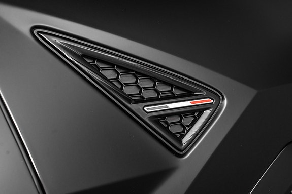 Lamborghini Urus 24 of 30