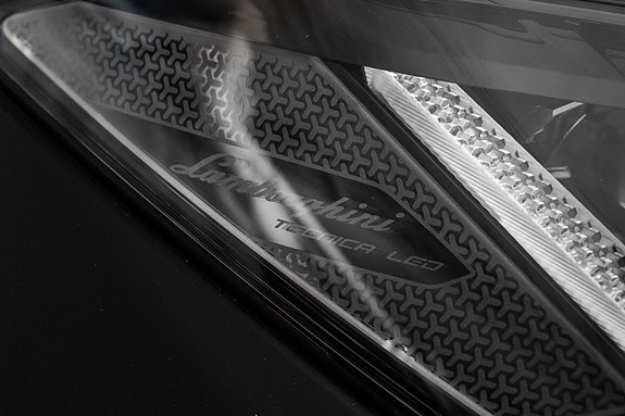 Lamborghini Urus 14 of 30