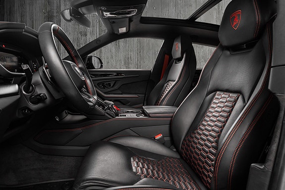Lamborghini Urus 28 of 30
