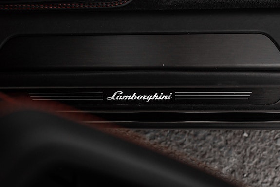 Lamborghini Urus 27 of 30