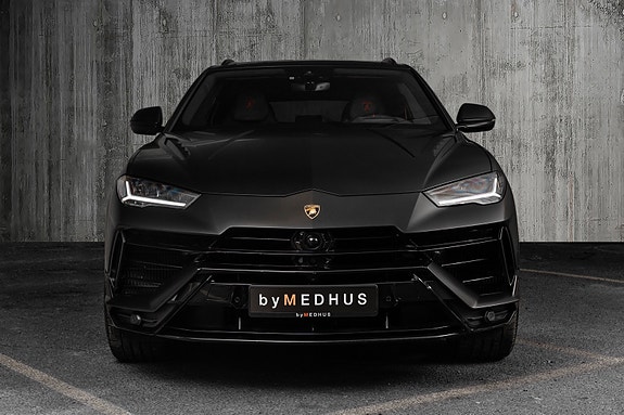 Lamborghini Urus 4 of 30