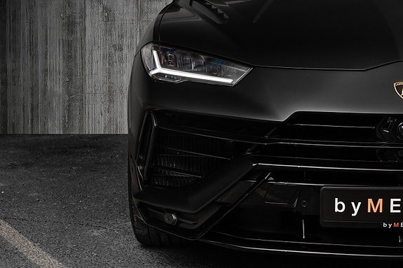 Lamborghini Urus 13 of 30