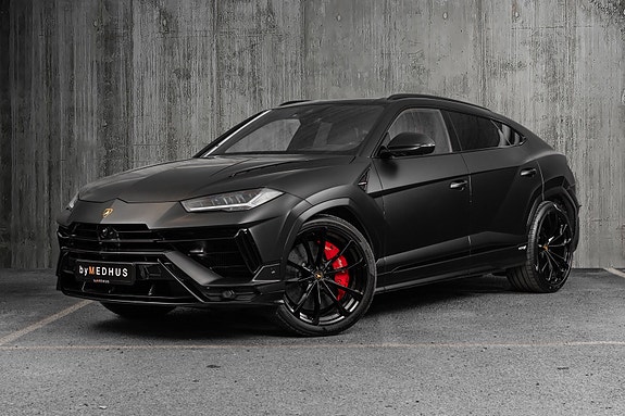 Lamborghini Urus 2 of 30