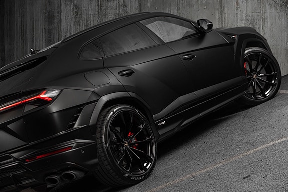 Lamborghini Urus 8 of 30