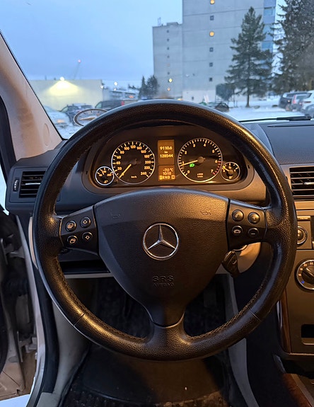 Mercedes-Benz A150 9 of 12