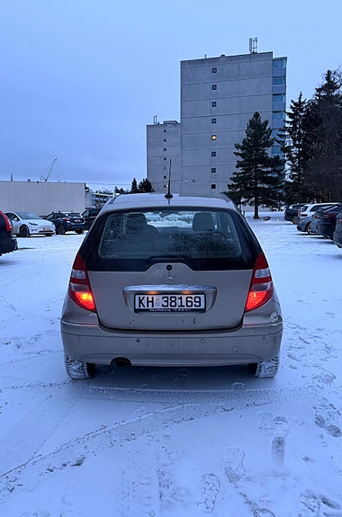 Mercedes-Benz A150 4 of 12