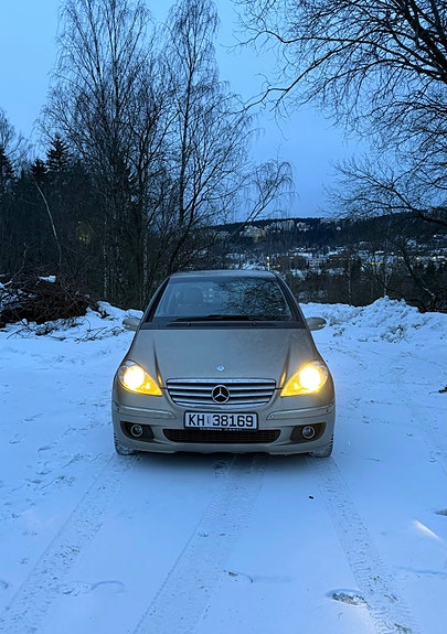 Mercedes-Benz A150 2 of 12