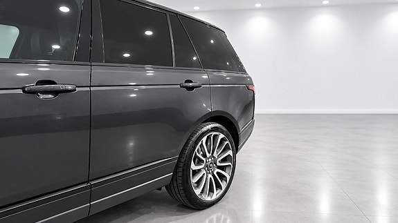 Land Rover Range Rover 11 of 30