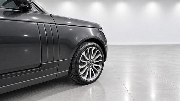Land Rover Range Rover 8 of 30