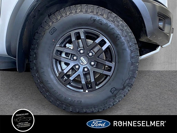 Ford Ranger Raptor 17 of 26