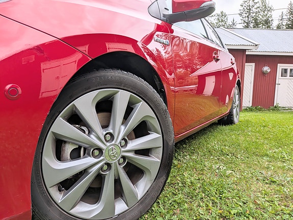 Toyota Auris 5 of 24