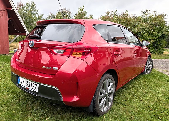 Toyota Auris 9 of 24
