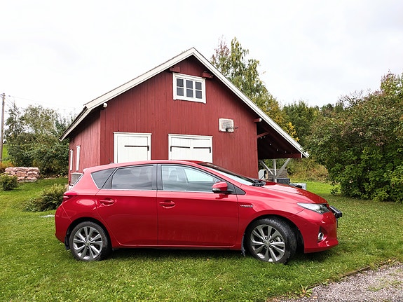 Toyota Auris 2 of 24