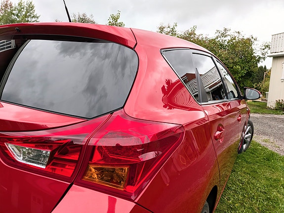 Toyota Auris 10 of 24