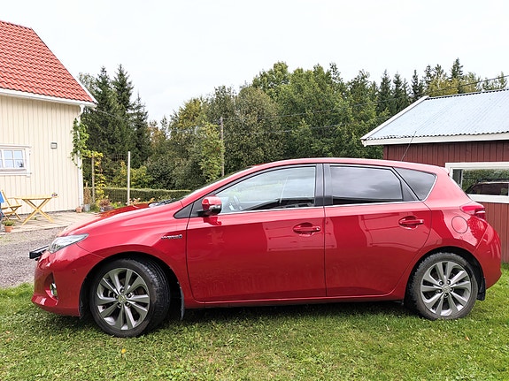 Toyota Auris 6 of 24