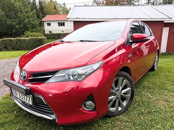 Toyota Auris 7 of 24