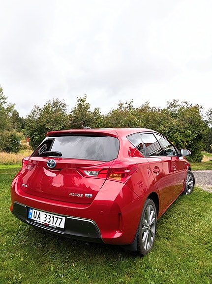 Toyota Auris 12 of 24