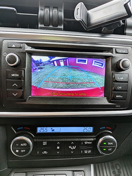 Toyota Auris 14 of 24